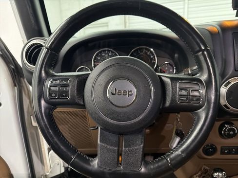 Used 2017 Jeep Wrangler Unlimited Sahara w/ Connectivity Group image 16