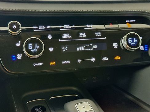 New 2026 INFINITI QX60 Luxe w/ Family Package image 18