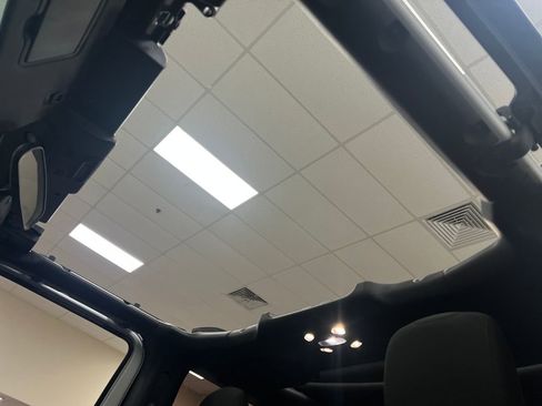 Used 2019 Jeep Wrangler Sport image 21