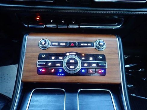 Used 2020 Lincoln Aviator Reserve w/ Equipment Group 201A AWD/4WD image 21