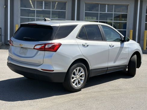 Used 2020 Chevrolet Equinox LS w/ LS Convenience Package AWD/4WD image 12