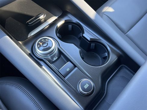 New 2025 Ford Explorer Active w/ Active Comfort Package image 8