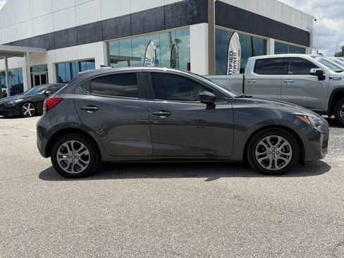 Used 2020 Toyota Yaris LE FWD image 3