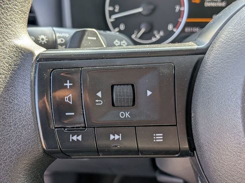 Used 2023 Nissan Rogue S image 23