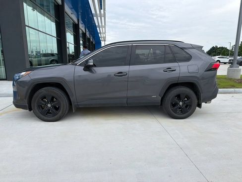 Used 2022 Toyota RAV4 XLE AWD/4WD image 7