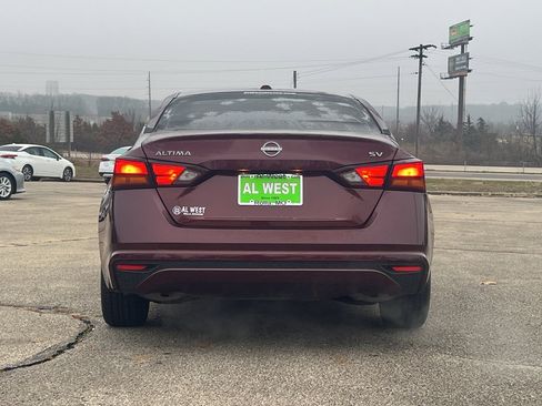 Used 2024 Nissan Altima 2.5 SV image 6