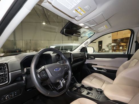 Used 2024 Ford Ranger Lariat w/ FX4 Off-Road Package image 9