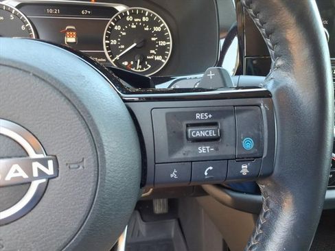 Used 2022 Nissan Pathfinder SL image 10