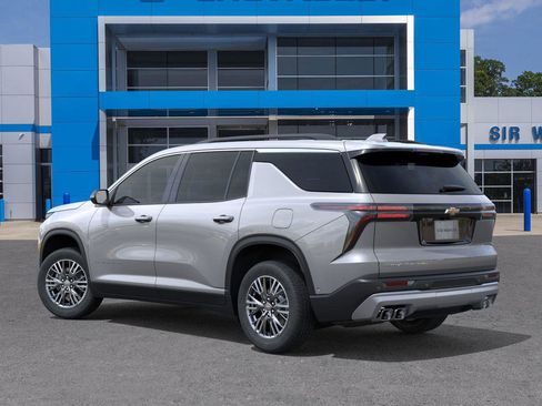 New 2026 Chevrolet Traverse LT w/ Driver Confidence Package image 3
