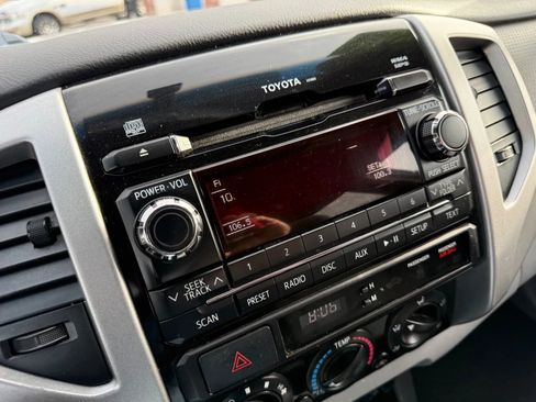 Used 2012 Toyota Tacoma PreRunner w/ SR5 Pkg image 16