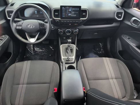 Used 2025 Hyundai Venue SEL FWD image 25