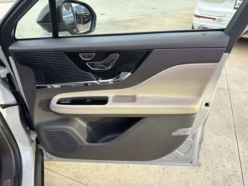 Certified 2021 Lincoln Corsair FWD w/ Premium Package image 15