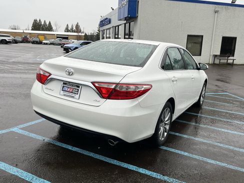 Used 2017 Toyota Camry XLE image 5
