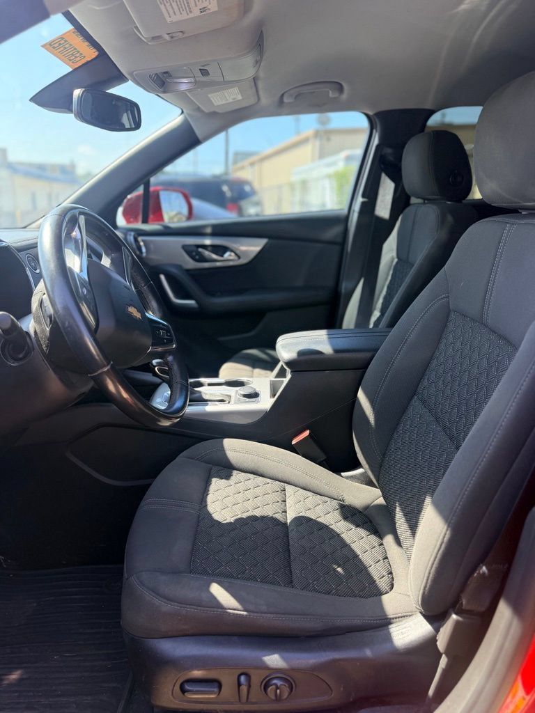 Used 2019 Chevrolet Blazer LT FWD image 3