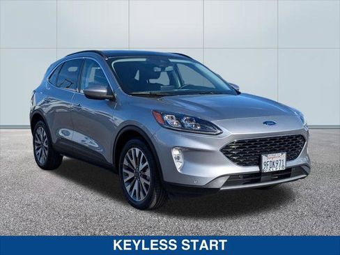 Certified 2022 Ford Escape Titanium w/ Class II Trailer Tow Package image 7