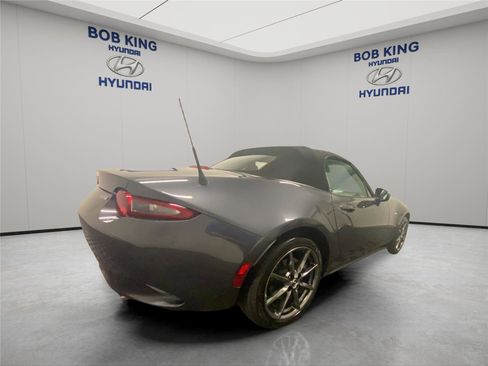 Used 2016 MAZDA MX-5 Miata Grand Touring RWD image 5