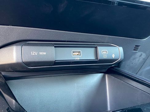 New 2026 Kia Niro EX FWD image 22