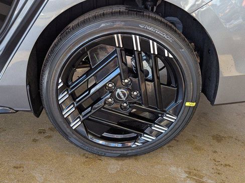 New 2026 Nissan Sentra SR w/ Floor Mat Package FWD image 38