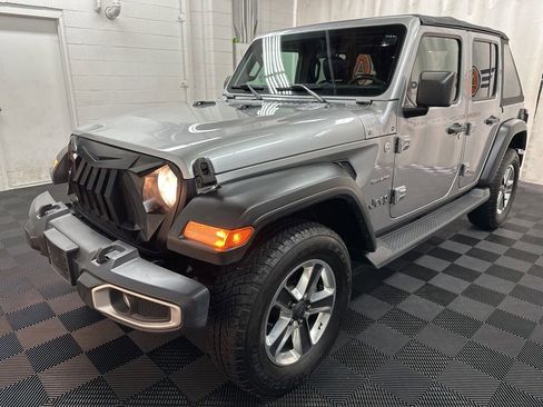 Used 2018 Jeep Wrangler Unlimited Sahara AWD/4WD image 2