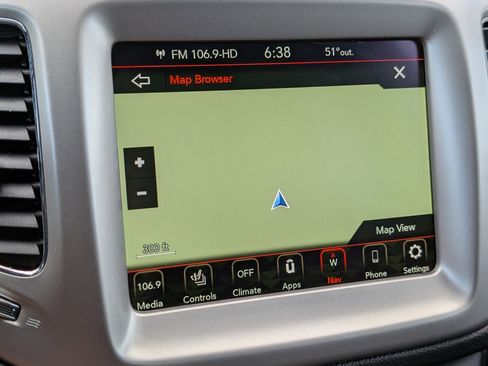 Used 2021 Jeep Compass Latitude w/ Driver Assistance Group image 26