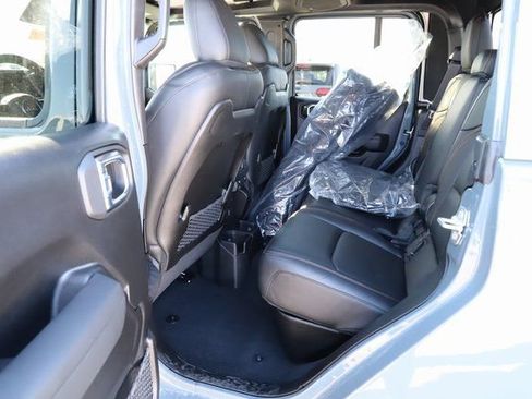 New 2026 Jeep Gladiator Mojave w/ Steel Bumper Group AWD/4WD image 15