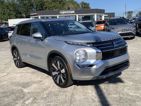 New 2025 Mitsubishi Outlander SEL image 1