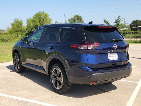 Used 2025 Nissan Rogue SV FWD image 7
