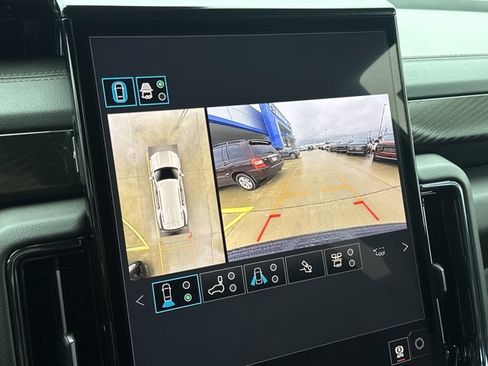 New 2026 GMC Yukon AT4 w/ AT4 Premium Plus Package AWD/4WD image 11