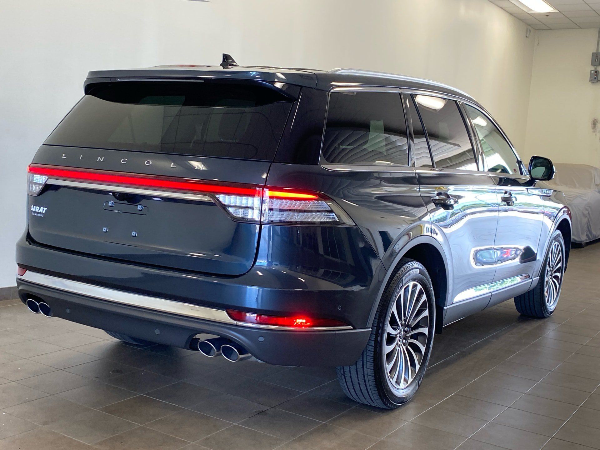 Used 2023 Lincoln Aviator Reserve w/ Equipment Group 201A AWD/4WD image 7