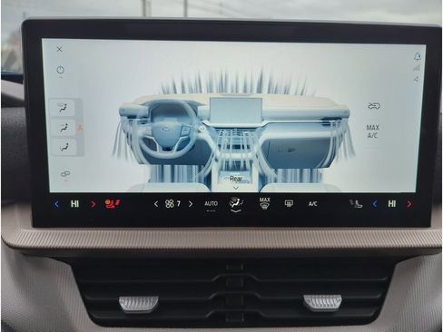 Used 2025 Ford Explorer Active w/ Active Comfort Package image 27