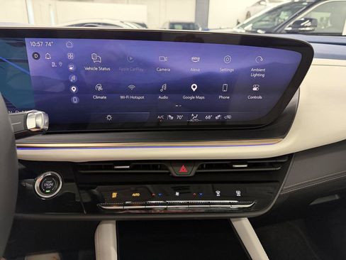Used 2025 Buick Envision Avenir AWD/4WD image 11