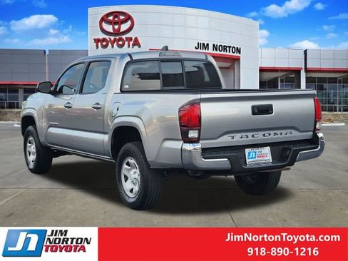 Used 2022 Toyota Tacoma SR5 RWD image 8
