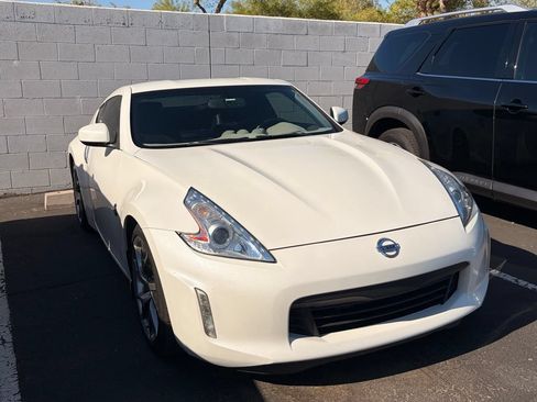 Used 2014 Nissan 370Z Coupe w/ Sport Package RWD image 4