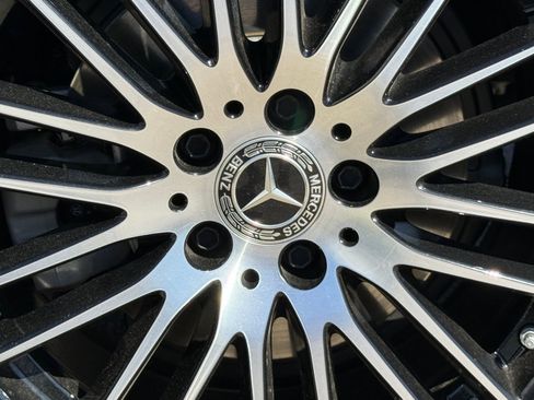 Used 2025 Mercedes-Benz C 300 Sedan image 21