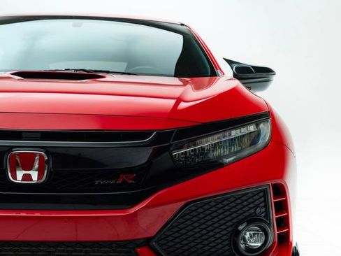 Used 2017 Honda Civic Type R image 7