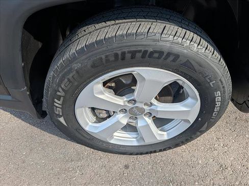 Used 2020 Jeep Compass Latitude w/ Safety & Security Group AWD/4WD image 9