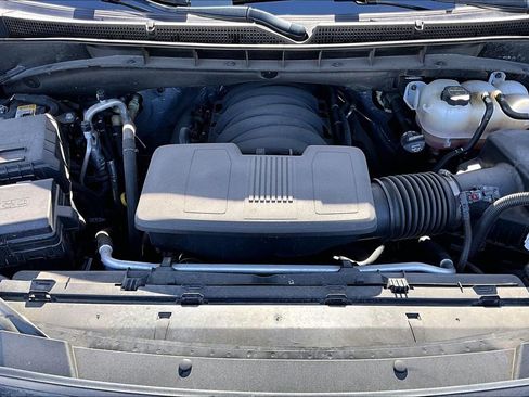 Used 2024 Cadillac Escalade Premium Luxury image 9