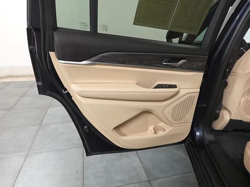 Used 2023 Jeep Grand Cherokee L Limited AWD/4WD image 27