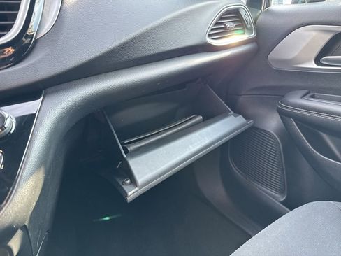 Used 2018 Chrysler Pacifica Touring Plus w/ S Appearance Package FWD image 20
