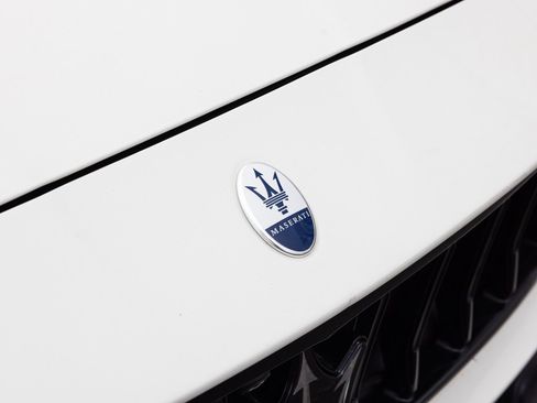 Used 2022 Maserati Quattroporte Modena image 16