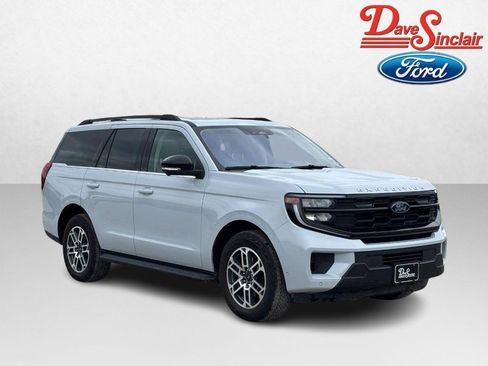Used 2025 Ford Expedition Active AWD/4WD image 4