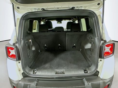 Used 2022 Jeep Renegade Altitude image 23