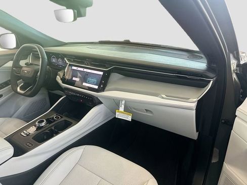 New 2026 Jeep Cherokee Limited AWD/4WD image 30