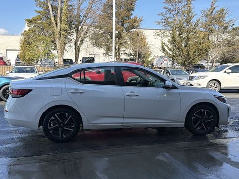 Used 2024 Nissan Sentra SV image 4