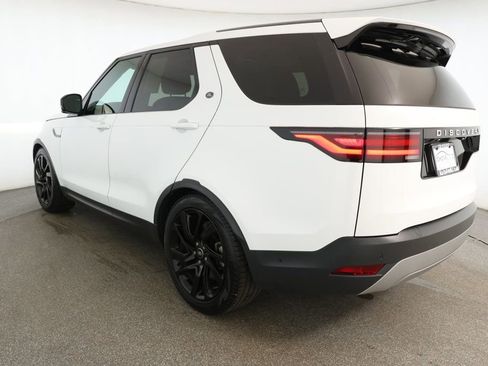 Used 2024 Land Rover Discovery S image 6