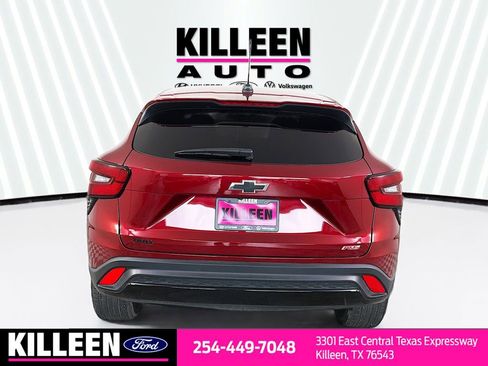 Used 2025 Chevrolet Trax RS w/ Sunroof Package image 7