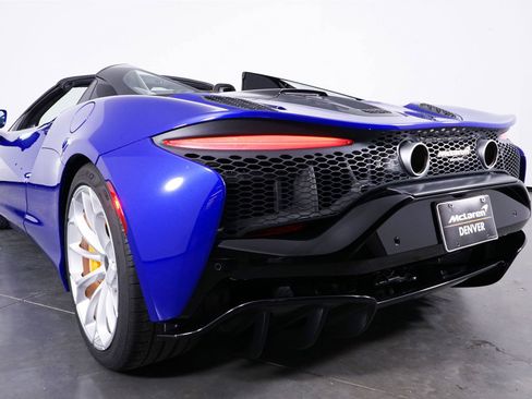 New 2025 McLaren Artura Spider RWD image 19