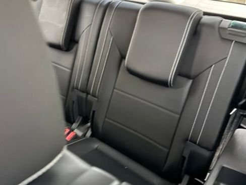 Used 2023 Volkswagen Atlas SE w/ Panoramic Sunroof Package FWD image 24