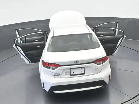 Used 2021 Toyota Corolla LE FWD image 57