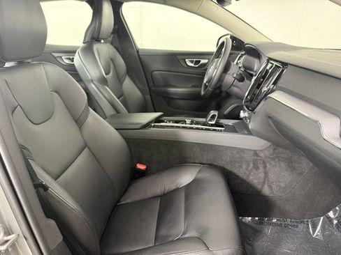 Used 2024 Volvo S60 B5 Core image 10